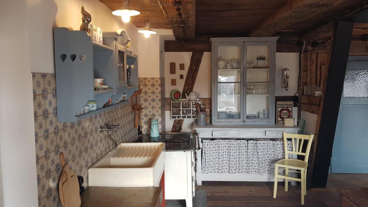 Hoher Hirschen: Historic Tudor House with Stylish Studio and Museum Apartment Bodman-Ludwigshafen Exterior photo
